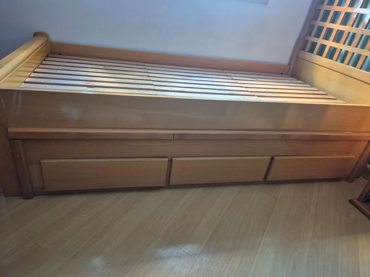 Cama solteiro de madeira com auxiliar - Foto 4