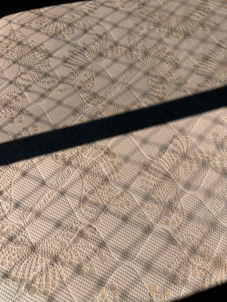 Cama queen size em ótimo estado de conservação  - Foto 2