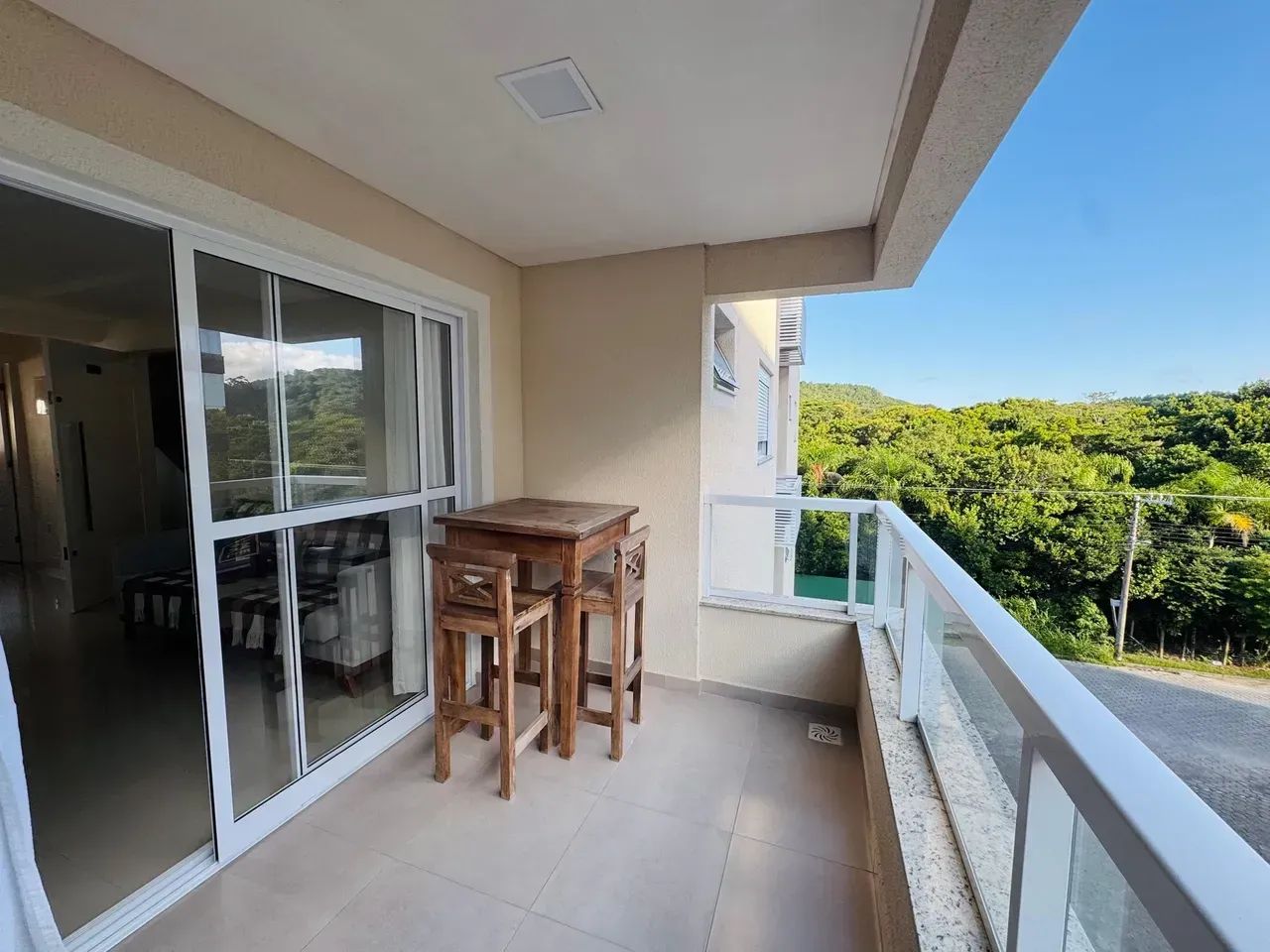 REDUZIU R$ 100 MIL | Apartamento Frente Rua e Mobiliado com 2 Suítes | Agora por R$ 790 Mi - Foto 4