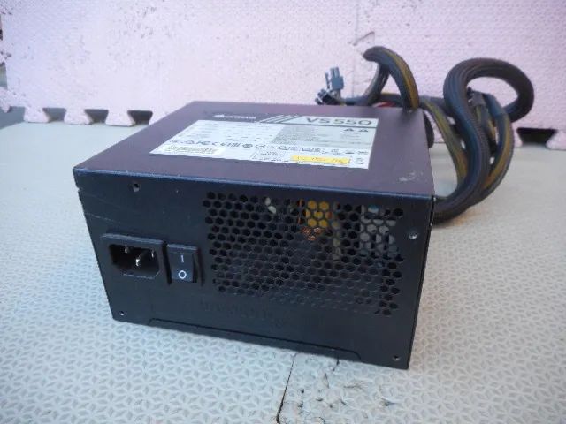 2 Fontes Corsair VS550 e CX750-PARA REPARO. - Foto 4