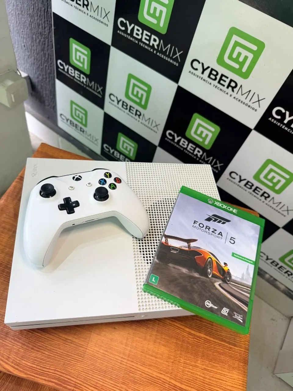 XBOX ONE S 1 JOGO DE BRINDE 