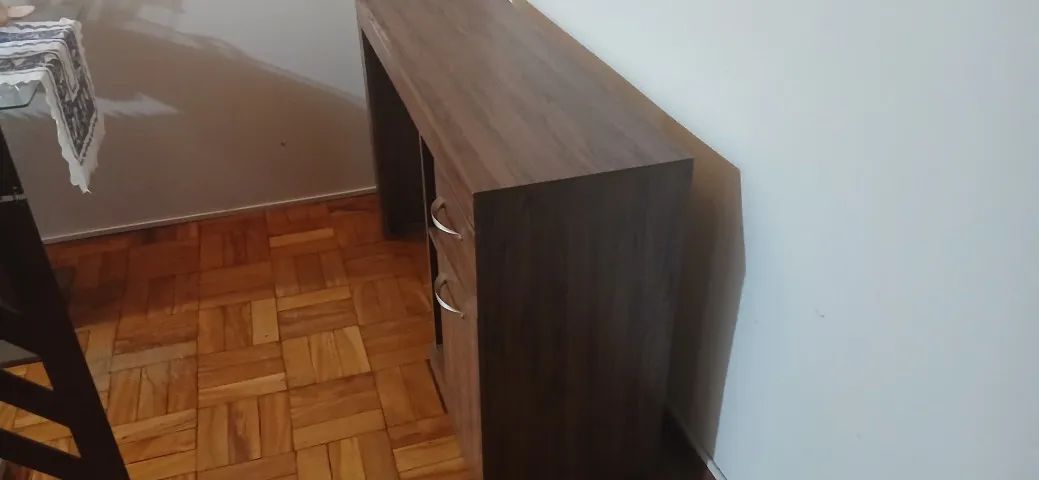 Escrivaninha para notebook em madeira - Foto 3