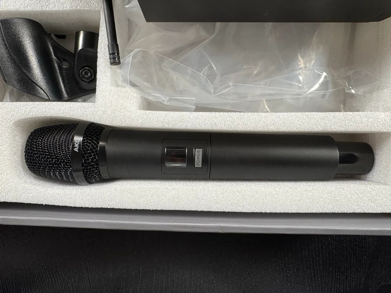 Microfone sem fio duplo AKG WP300 DUAL - Foto 3