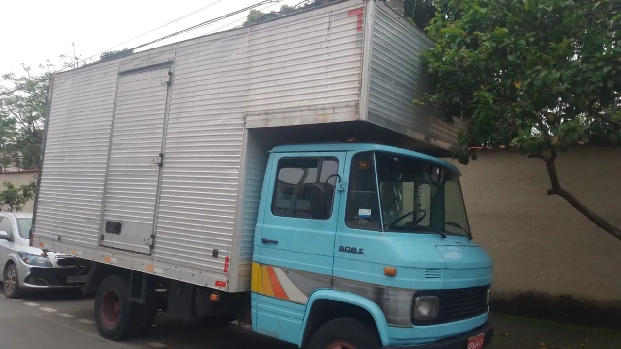 Frete e mudanças em geral.