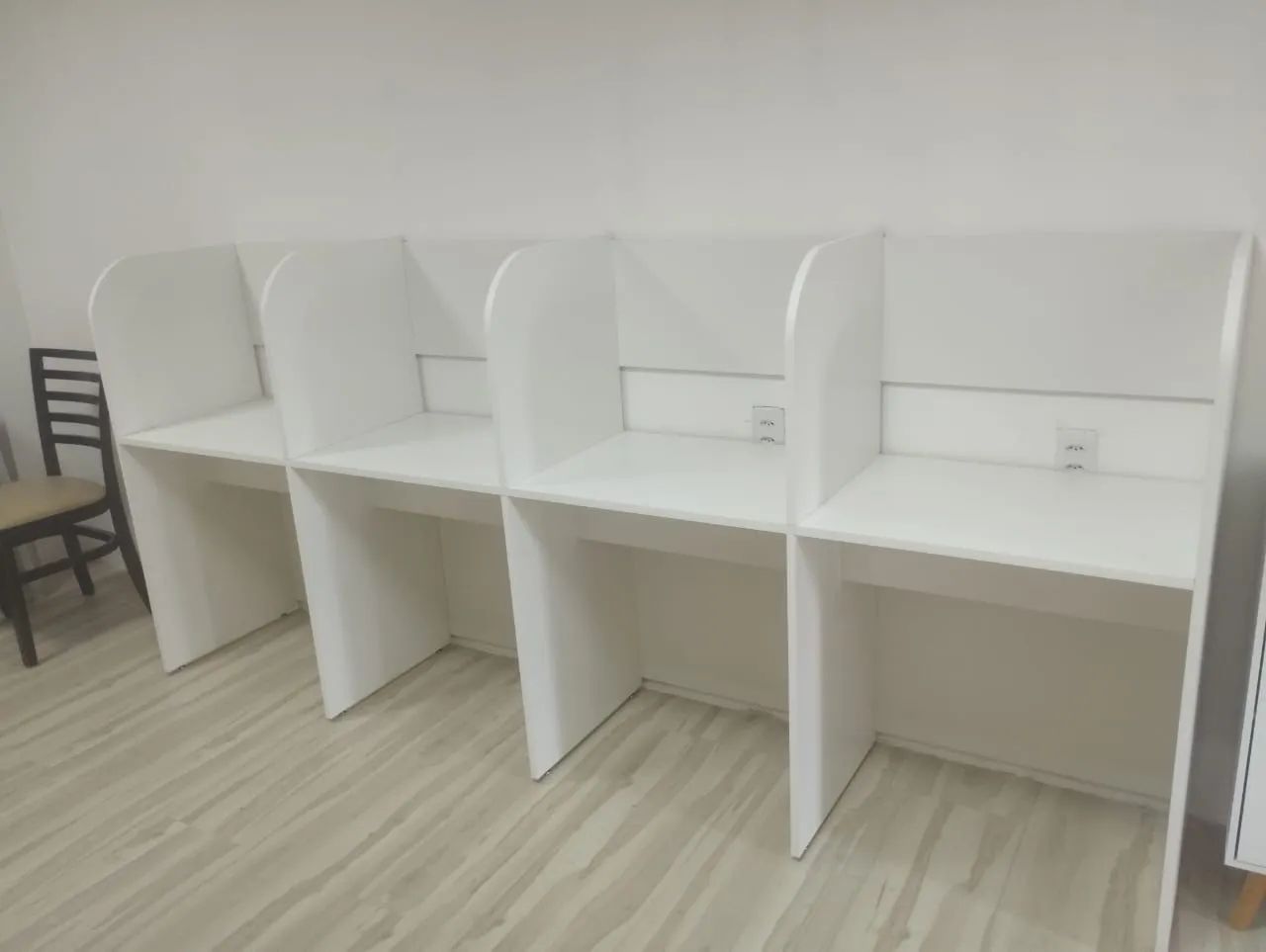 Estação/bancada de trabalho 463720910653368320