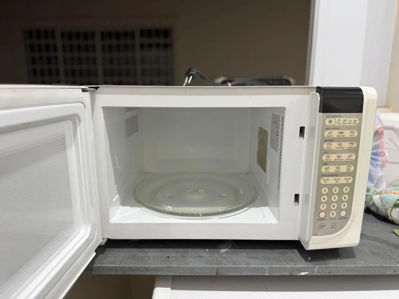 Micro-ondas Electrolux  31 litros