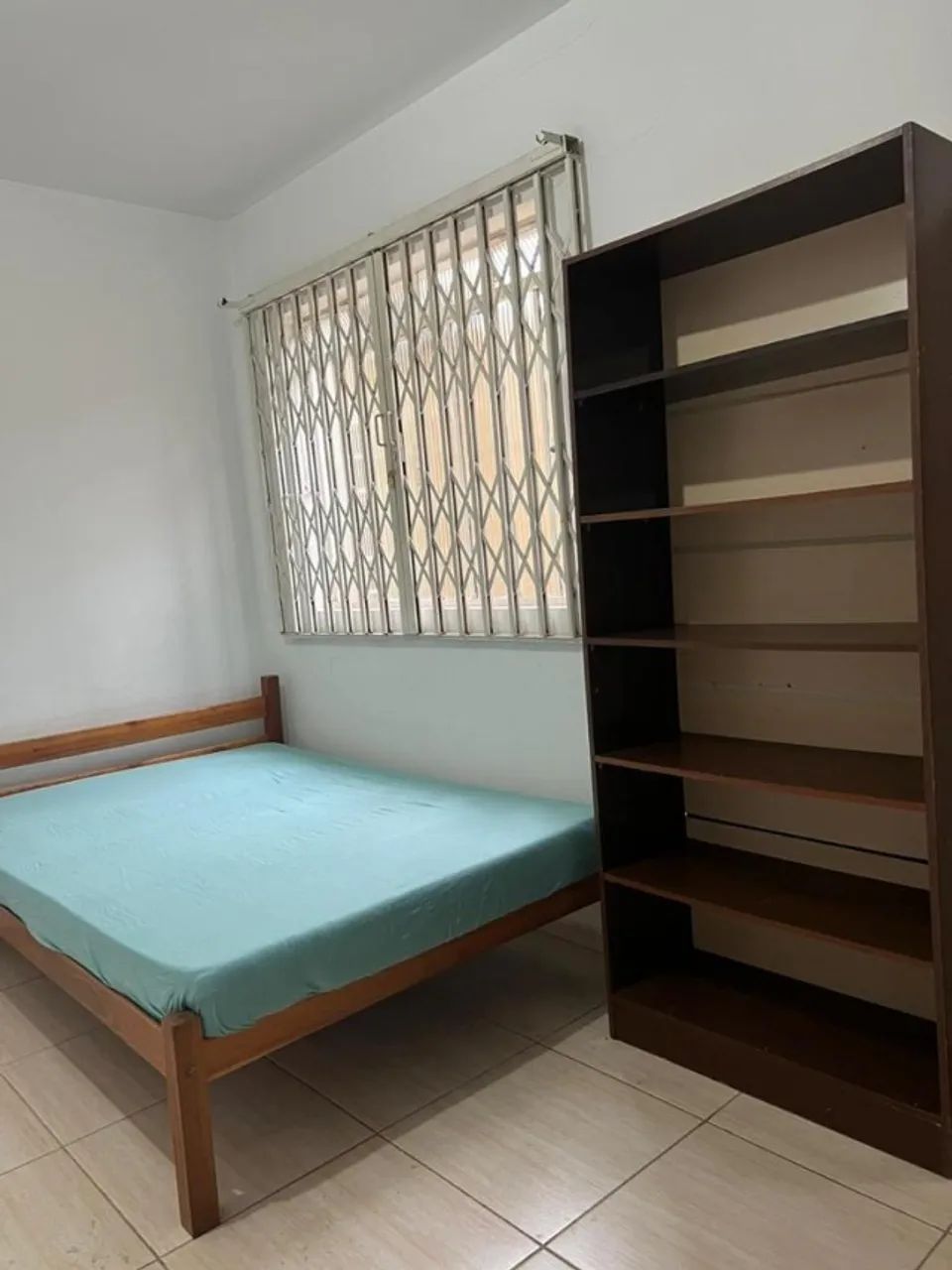 Quartos no bairro Parolin  com entrada facilitada