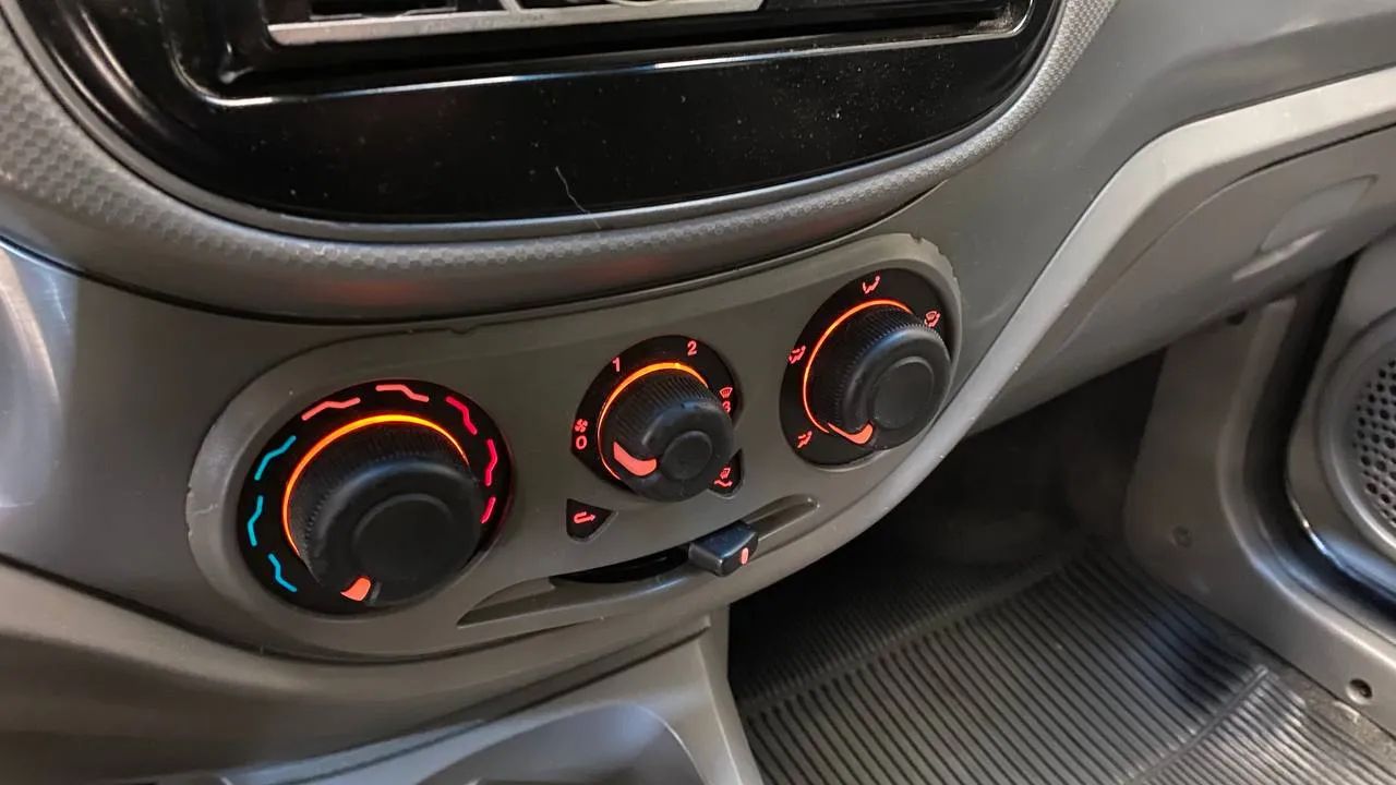 Fiat Palio ATTRACTIVE 1.0 EVO Fire Flex 8v 5p, foto 14 de 20