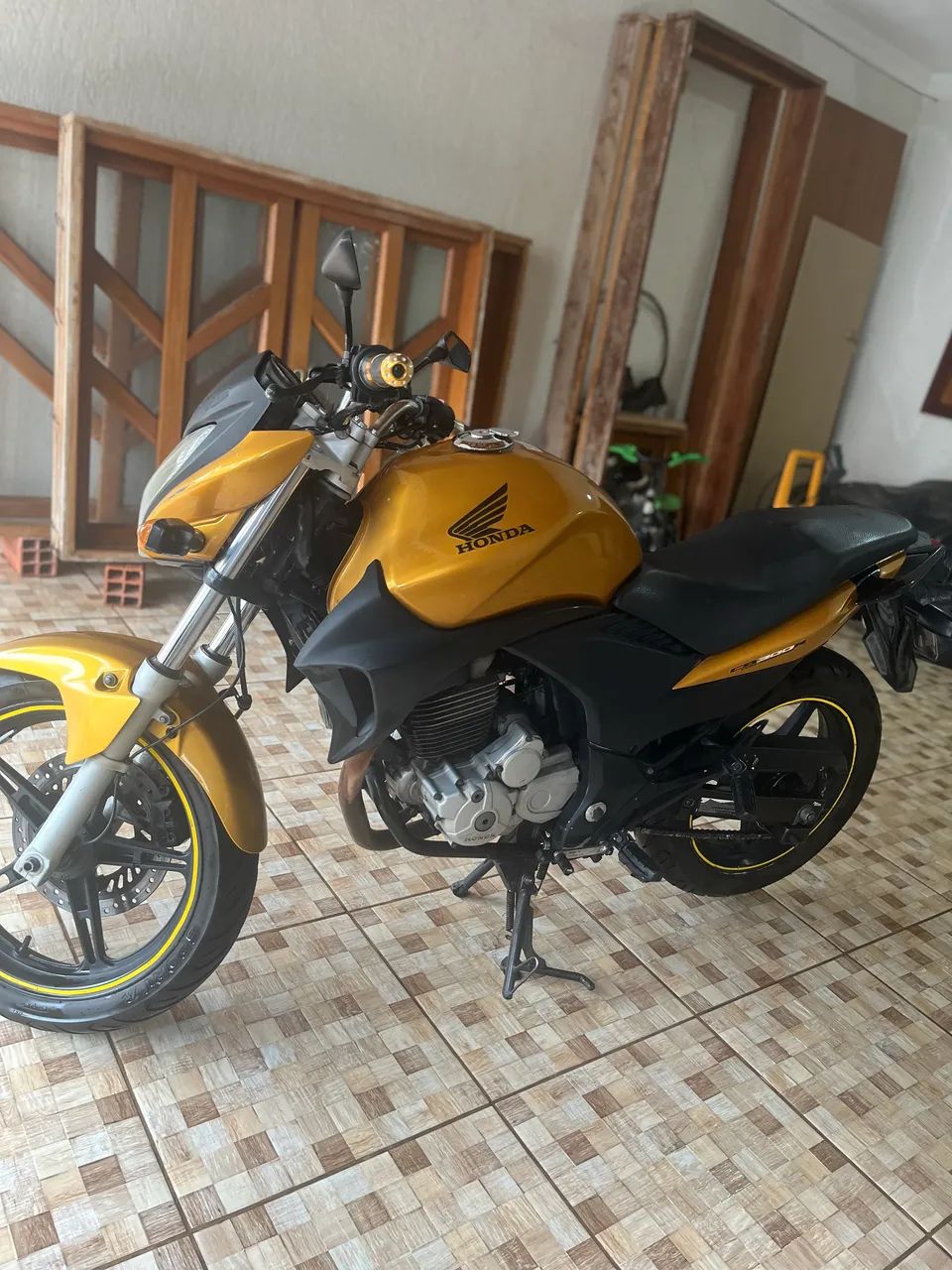 CB300r 