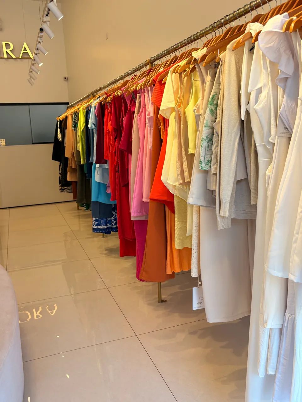 LOJA DE ROUPAS FEMININAS COMPLETA - IBIPORÃ/PR - Foto 3