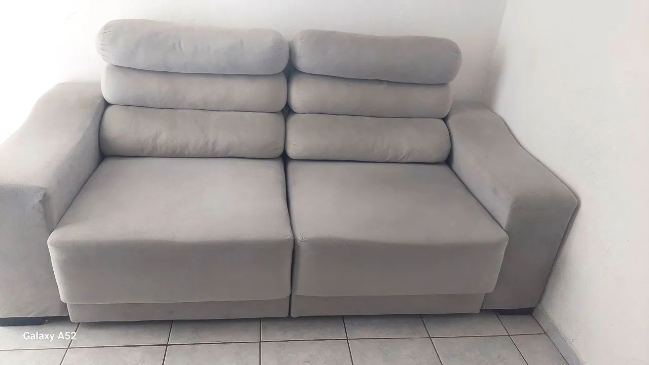 Sofá retrátil e reclinável