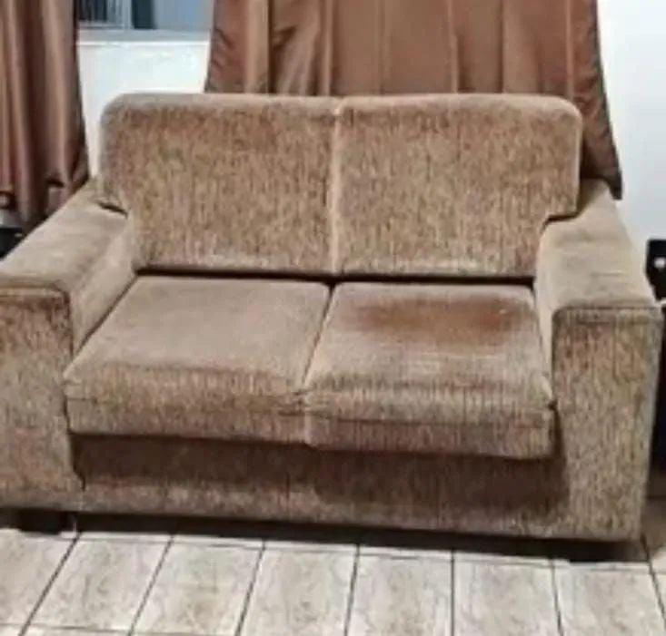 Sofá com chaise, dois lugares