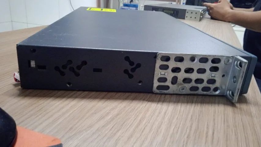 SWITCH Gerenciavél CISCO Catalyst 2960 - Foto 2