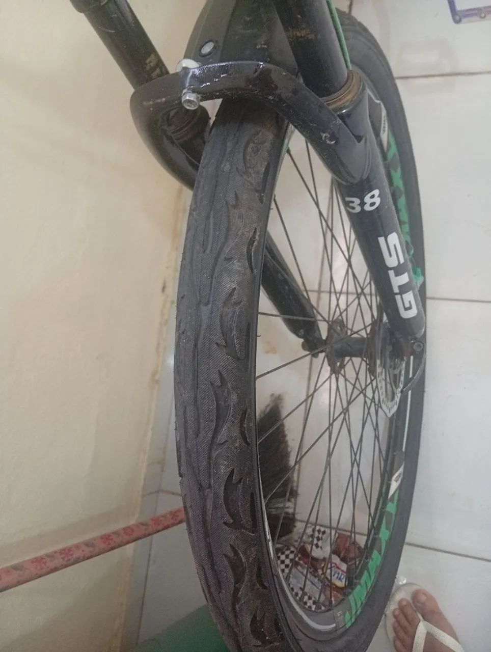 Bicicleta verde toda arrumada - Foto 3