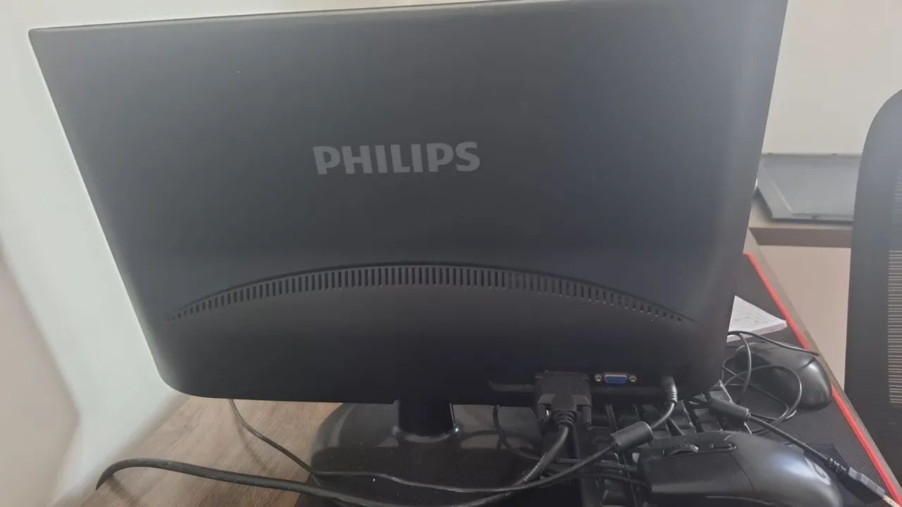 Monitores usados + cabos - Foto 5