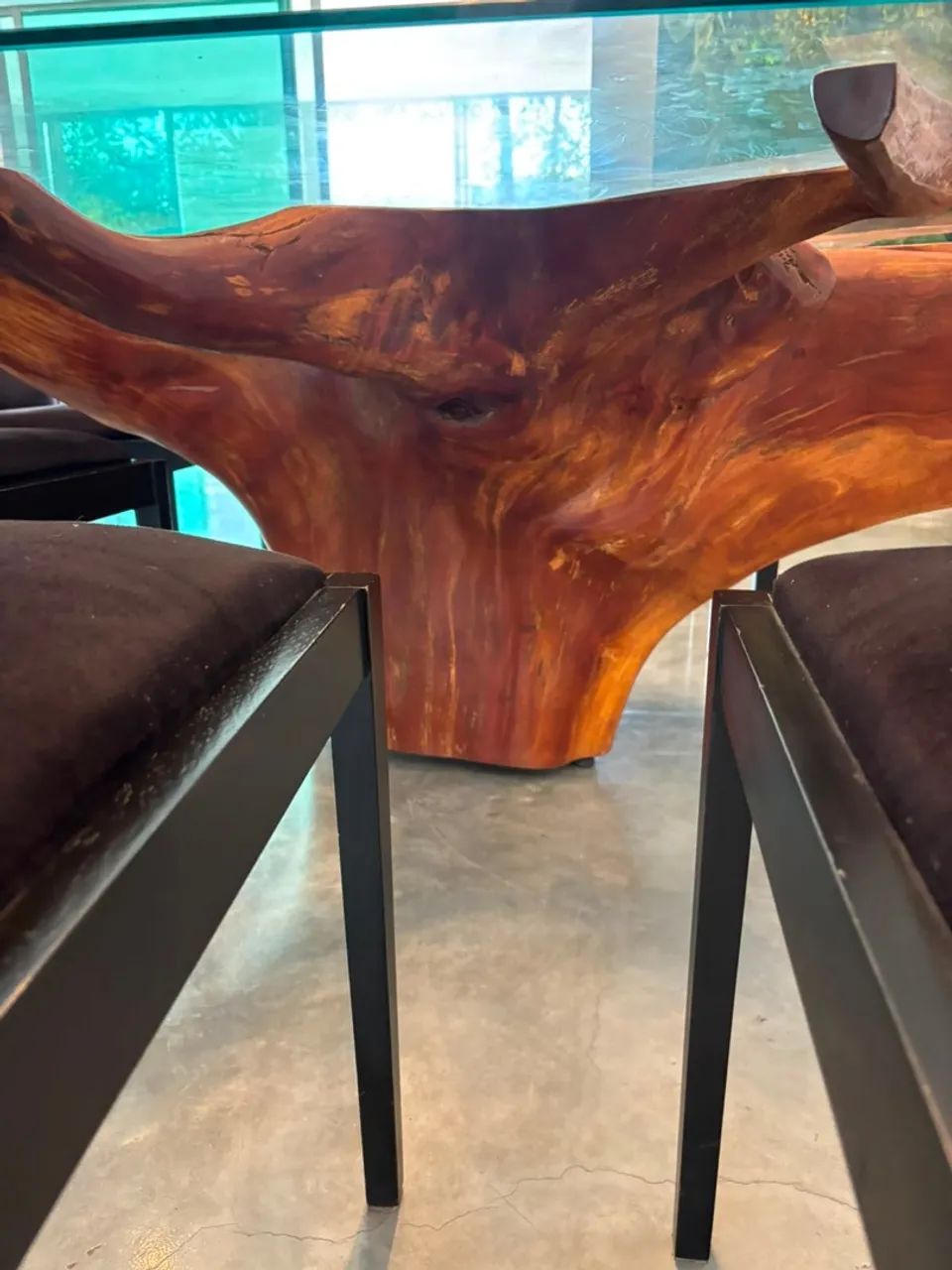 MESA DE JANTAR RÚSTICA COM BASE EM TRONCO DE MADEIRA - Foto 2
