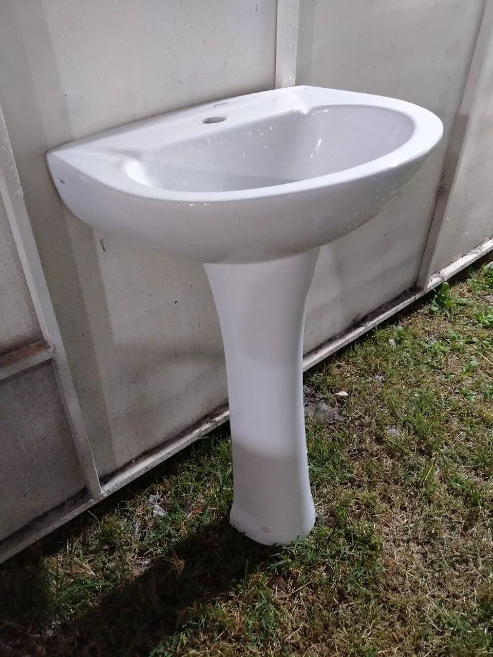Pia e coluna de banheiro 