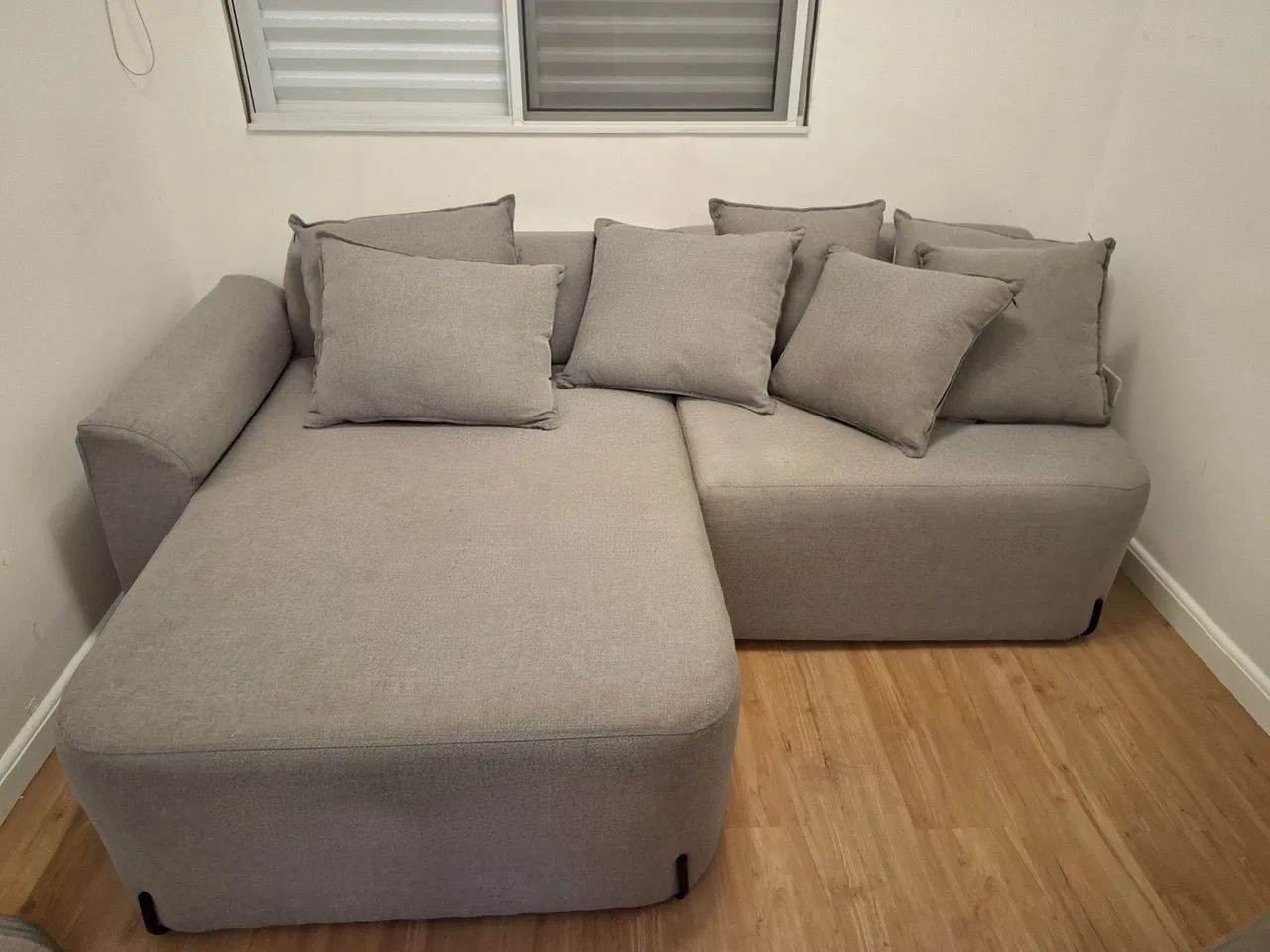 Sofá linho cinza 220 cm