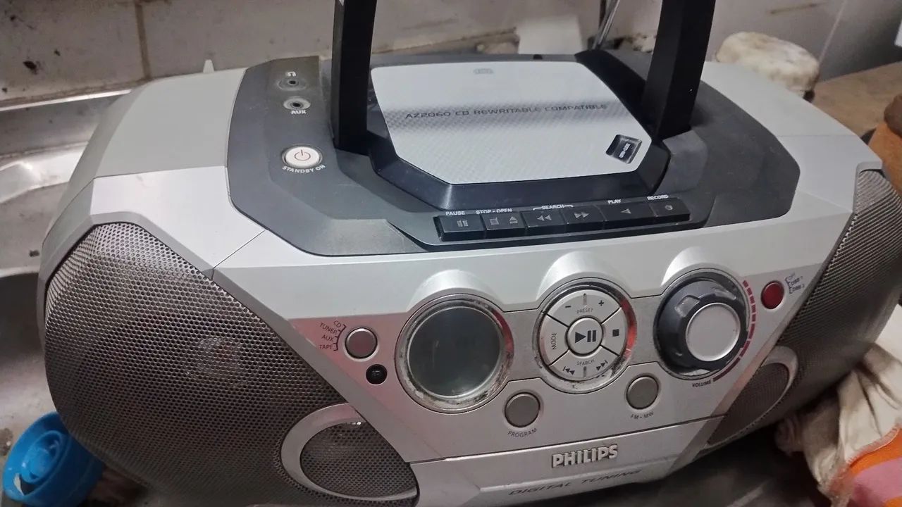 Vendo Rádio Philips com CD  - Foto 4
