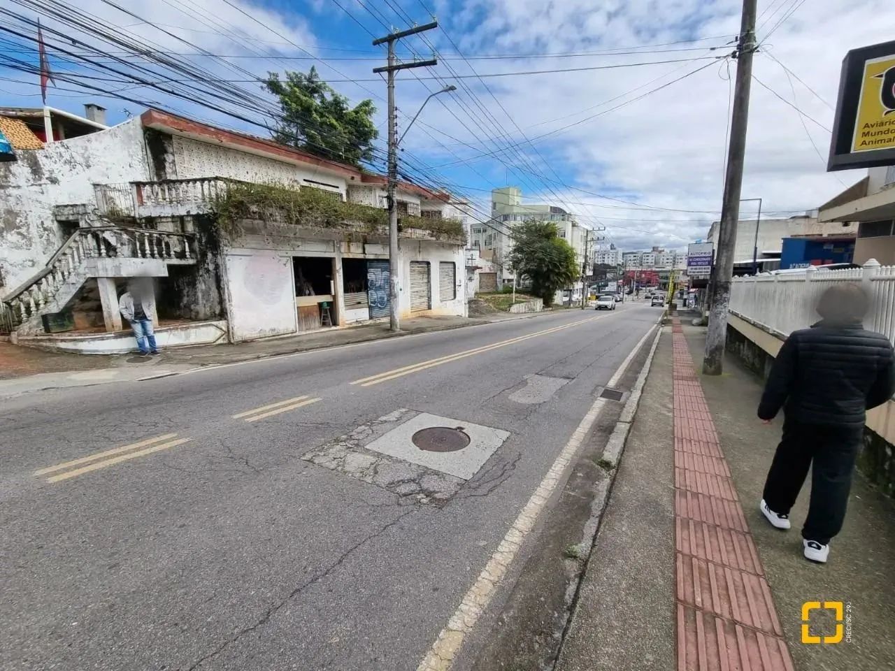 Prédio comercial dois pavimentos com salas e garagem em Capoeiras. - Foto 5