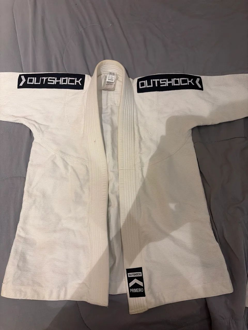 Kimono jiujitsu/ judo OUTSHOCK usado em ótimo estado tamanho kids-2