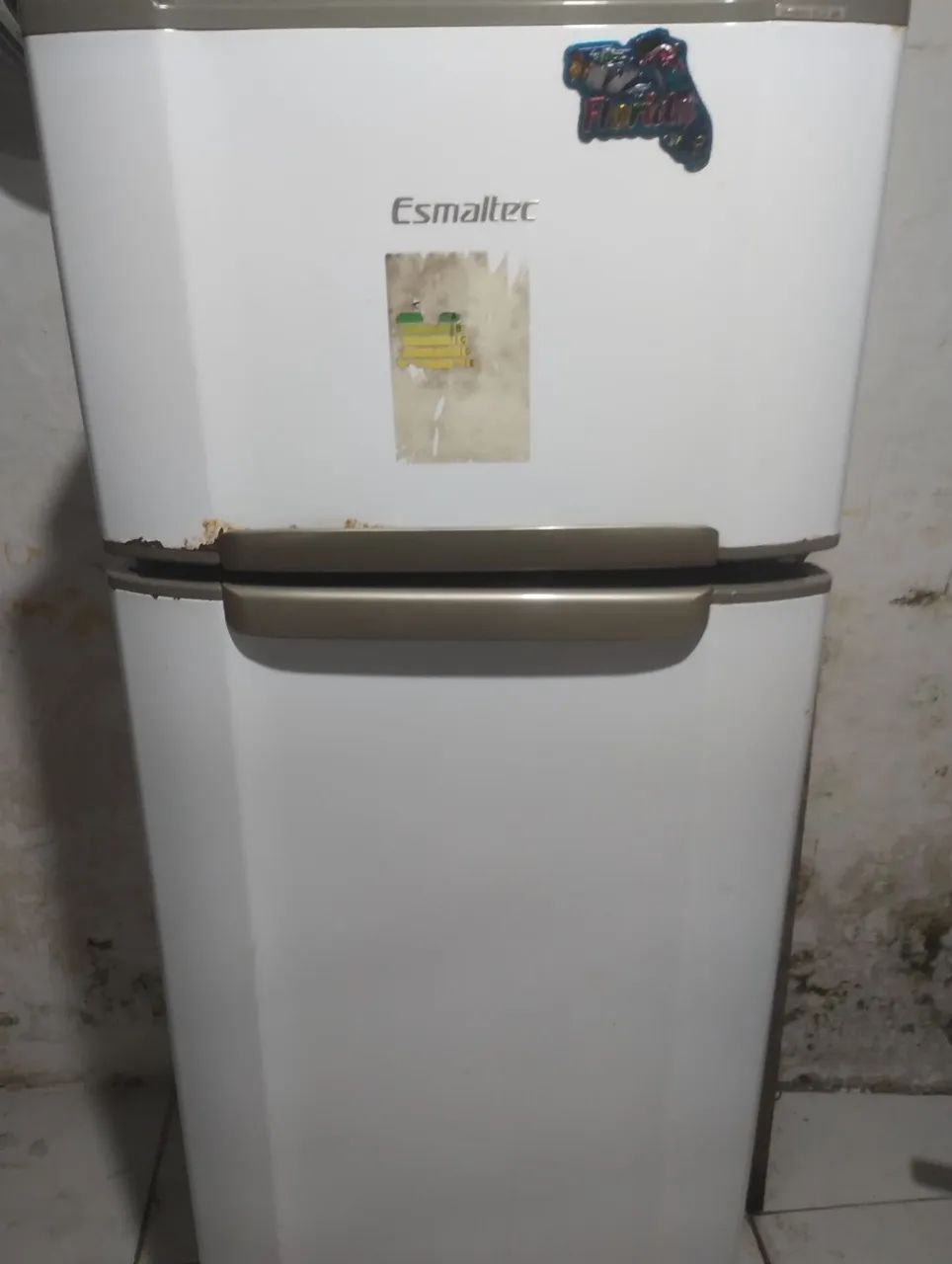 Geladeira Esmaltec 