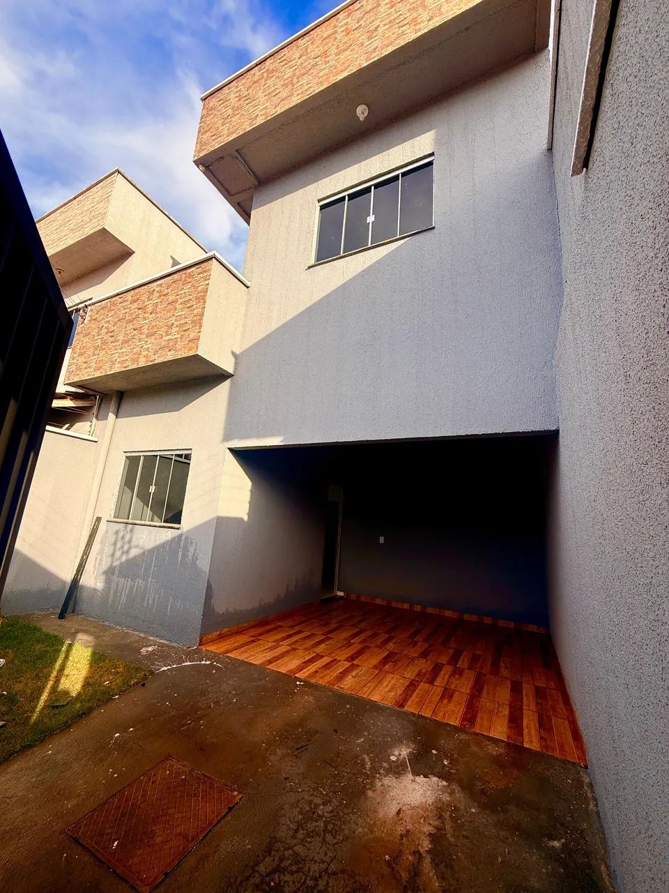 Sobrado no setor Nova Morada em Inhumas