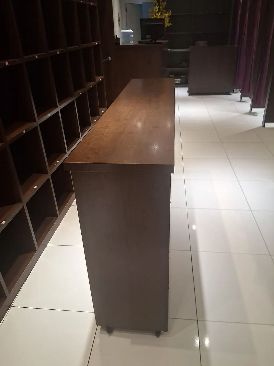 Balcão para loja e afins, resistente mdf laminado Premium de 2,5mm  - Foto 3