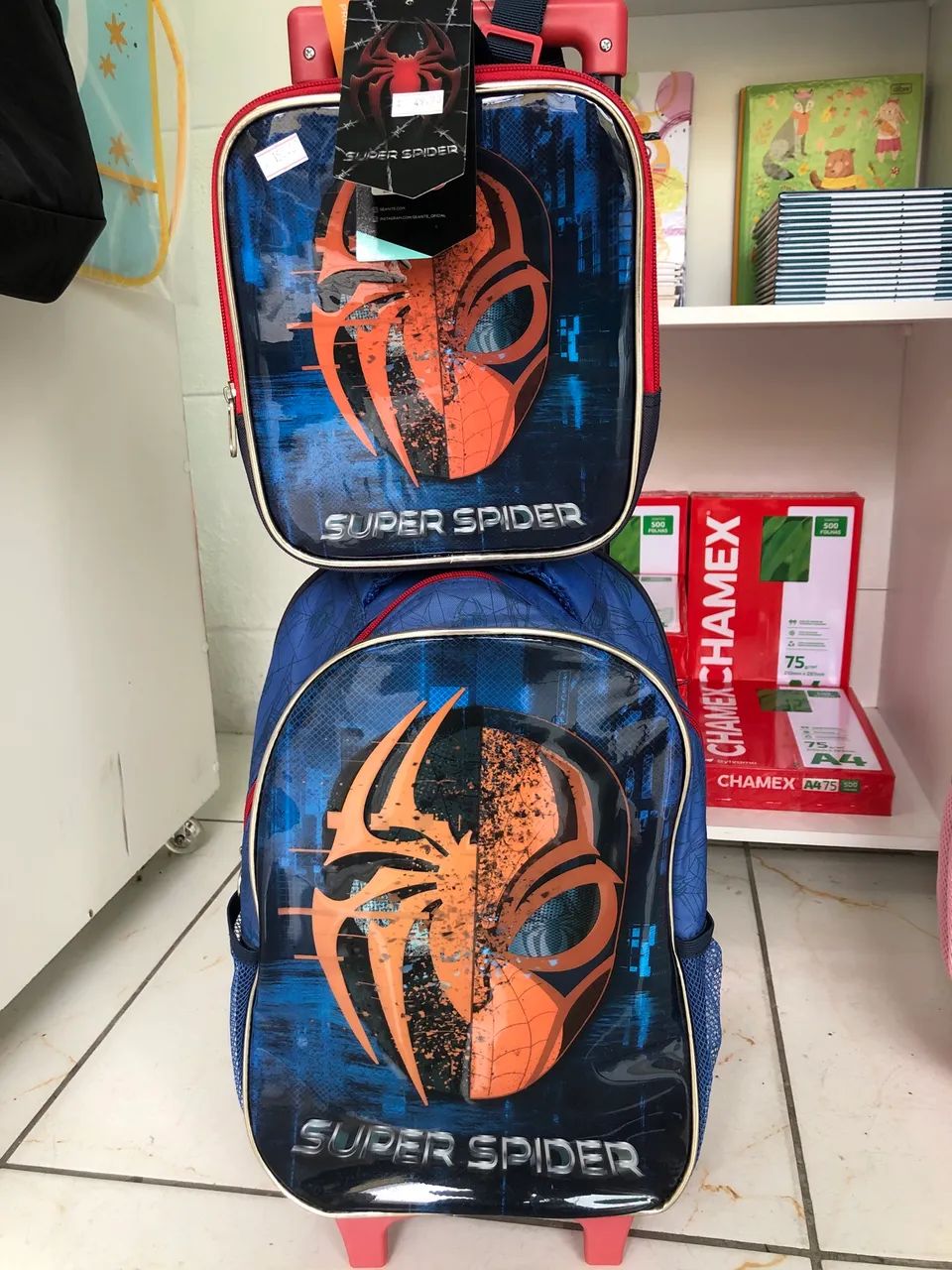 Mochila de Rodinha com lancheira - Foto 3