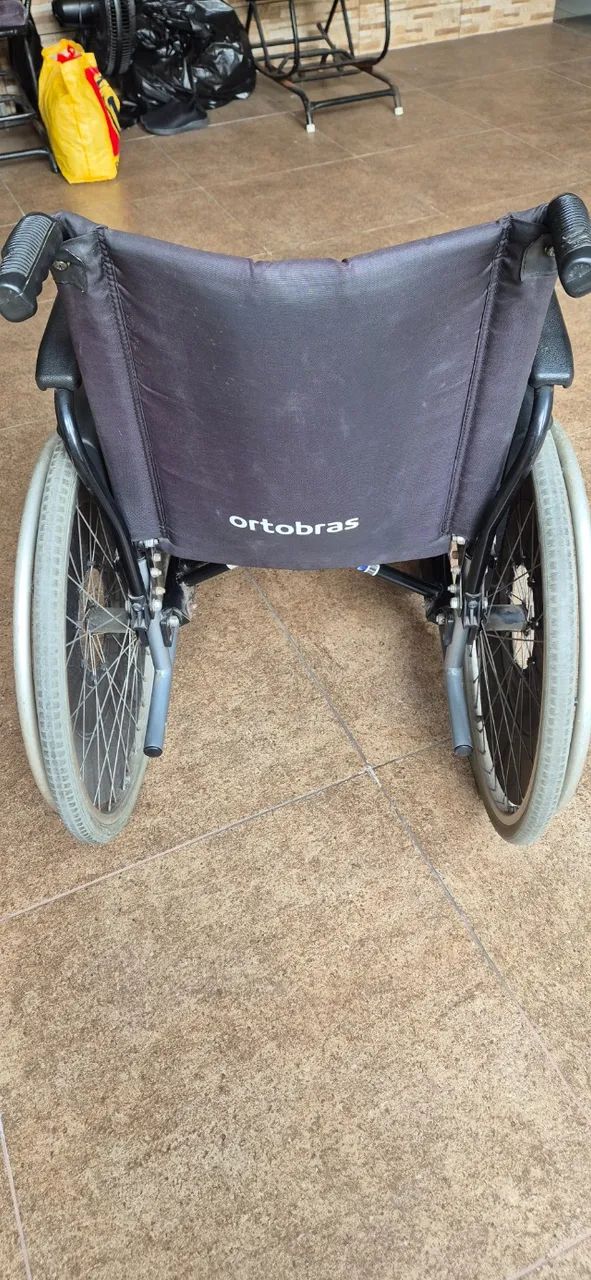 Cadeira de rodas com almofada dobr ável ortobras - Foto 2
