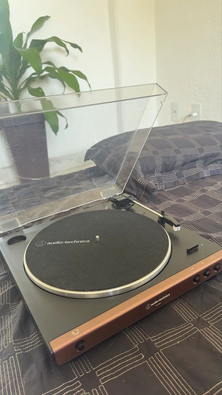 Toca discos audio-technica - AT-LP60x 