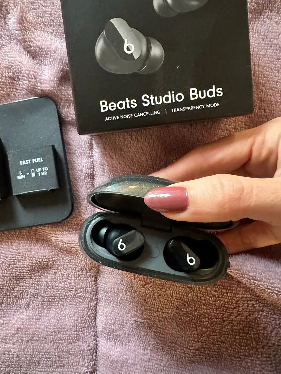 Fone Beats Studio Buds (com cancelamento de ruído)