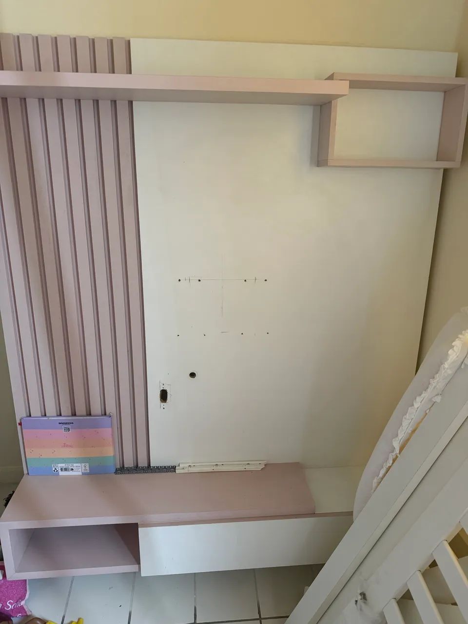 Rack para criança rosa e branco  - Foto 3