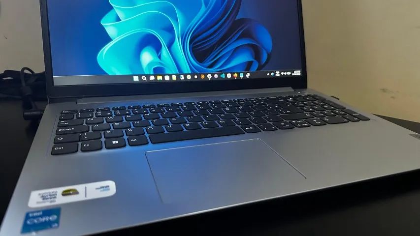 Notebook Lenovo i3 12a geração + SSD 256 + 8GB DDR5 - Notebooks