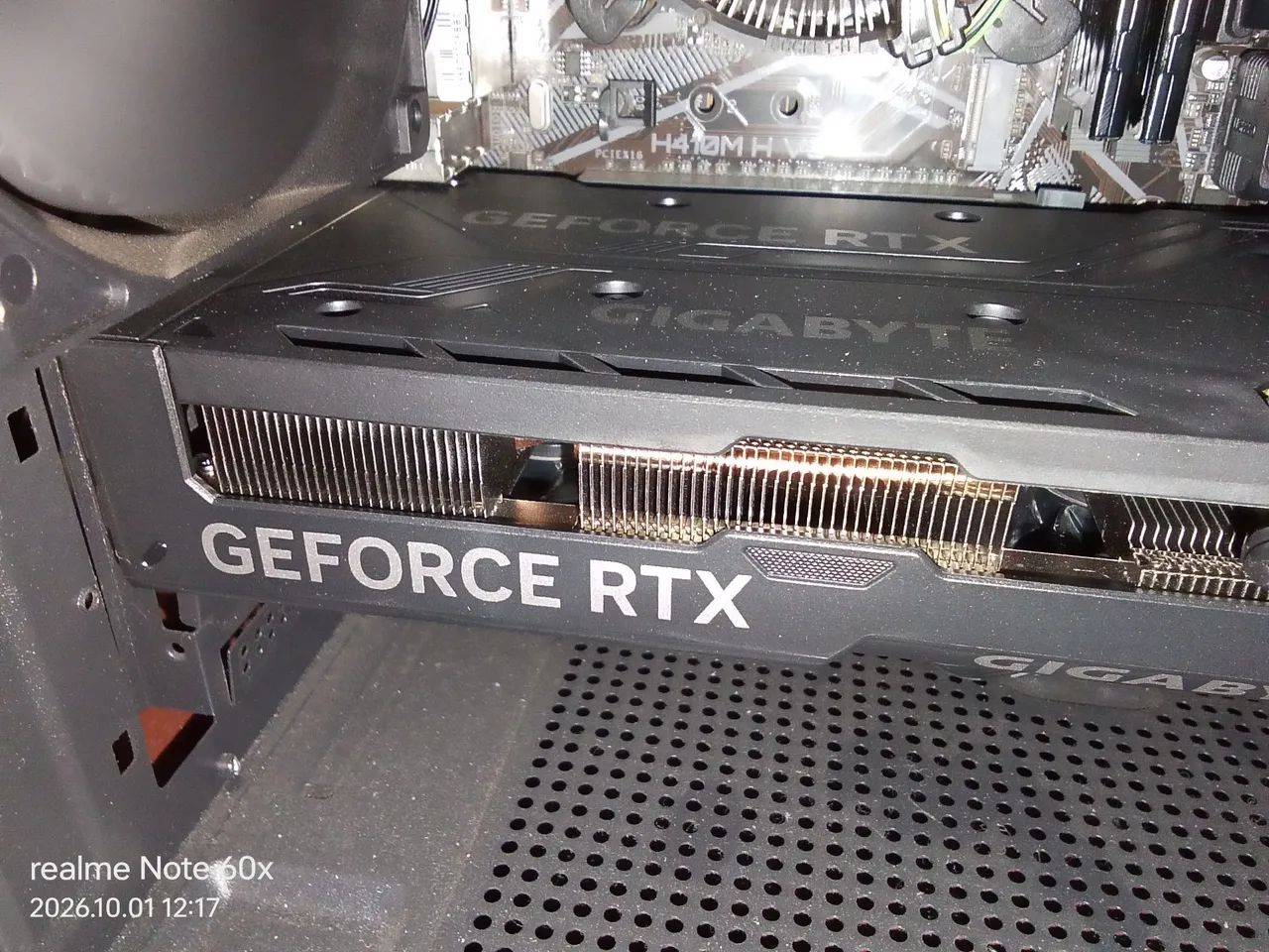 Gigabyte Rtx 5050 Windforce OC V2 8Gb  - Foto 2
