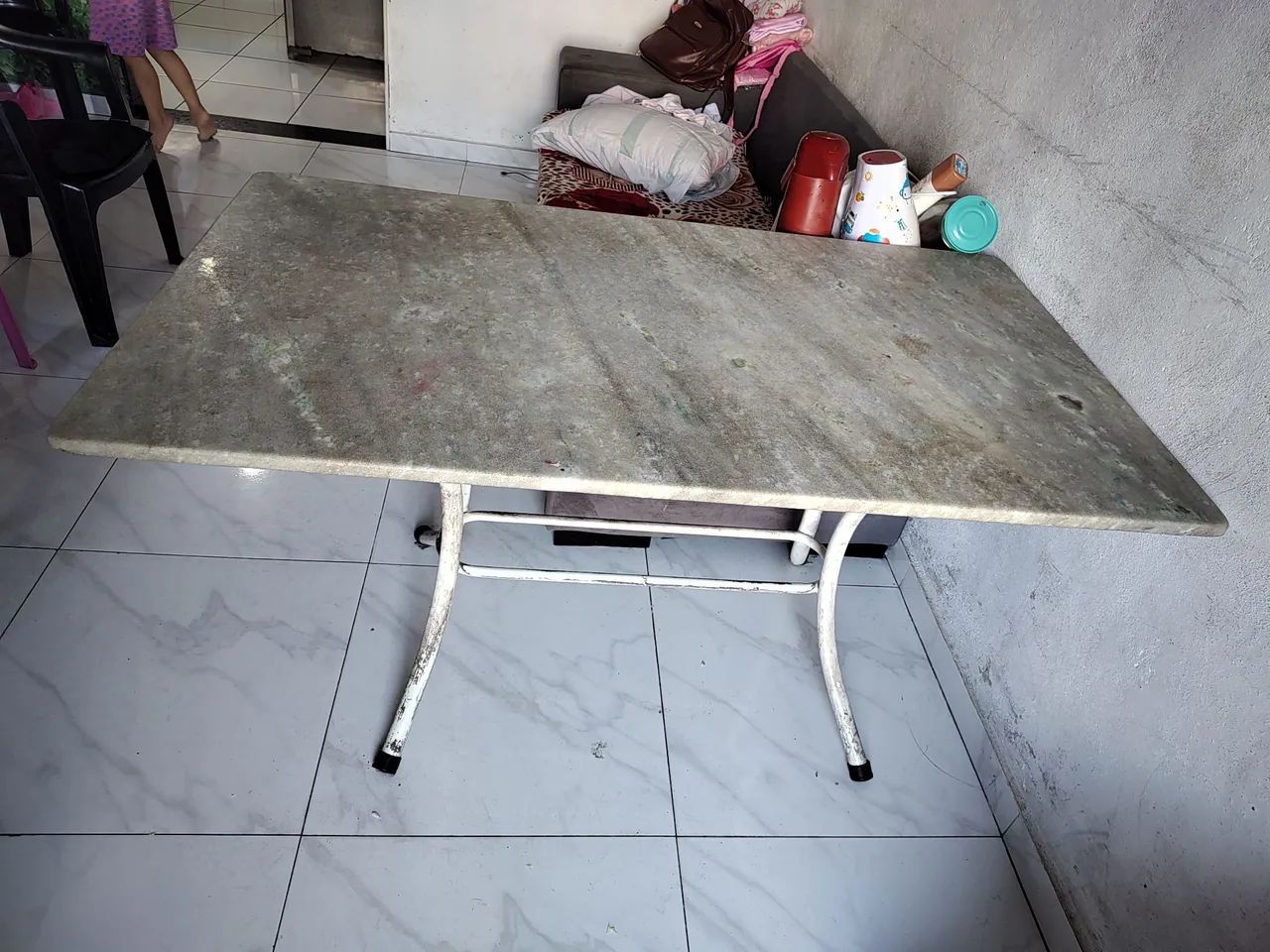 Mesa com uma cadeira  - Foto 3