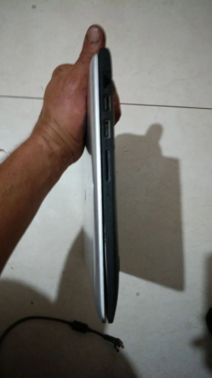 Vendo Notebook Win 14" para concerto ou retirada de peças  - Foto 2
