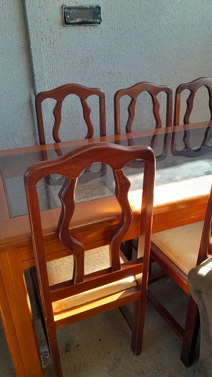 Vendo mesa de madeira 