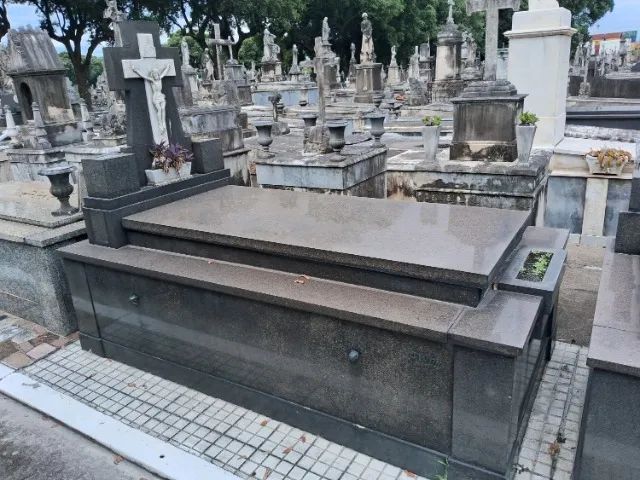 JAZIGO PERPÉTUO NO CEMITÉRIO DO CAJU - Foto 3
