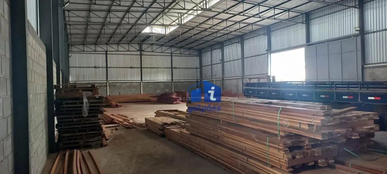 Galpão com 1.200 m² em Esmeralda-MG