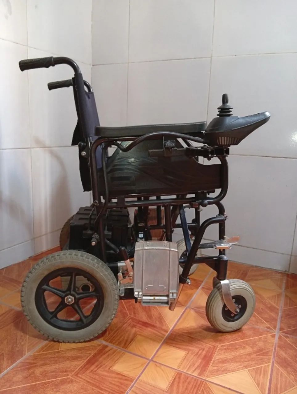 Cadeira de Rodas Motorizada  - Foto 4