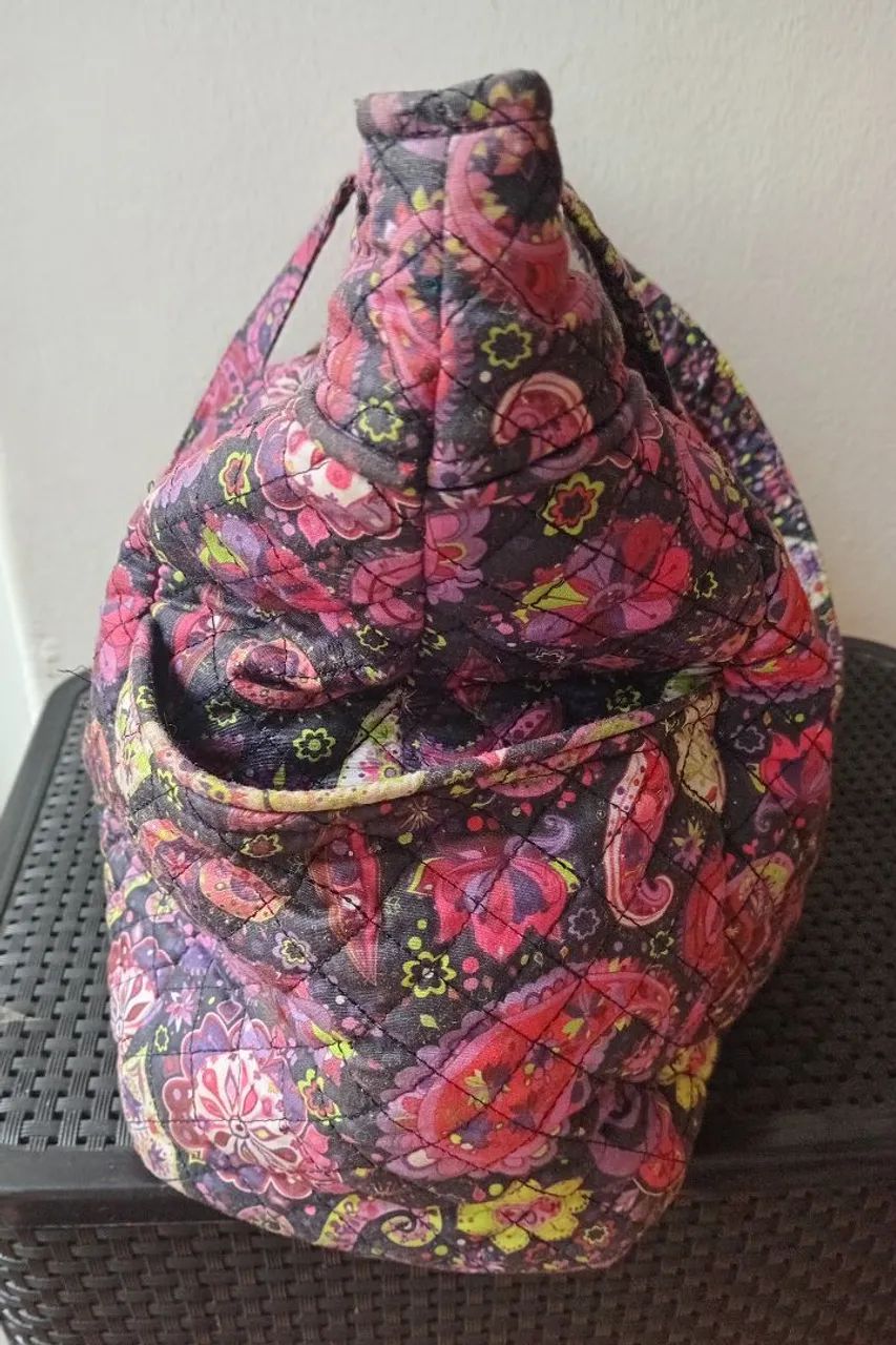 Bolsa estampada acolchoada com forro de cetim da marca Ana Viegas - Foto 4
