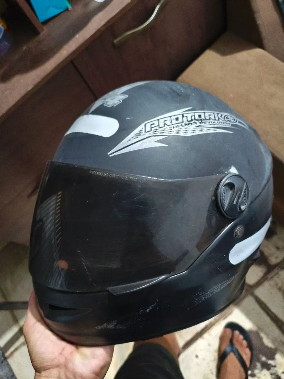 2 capacetes usados