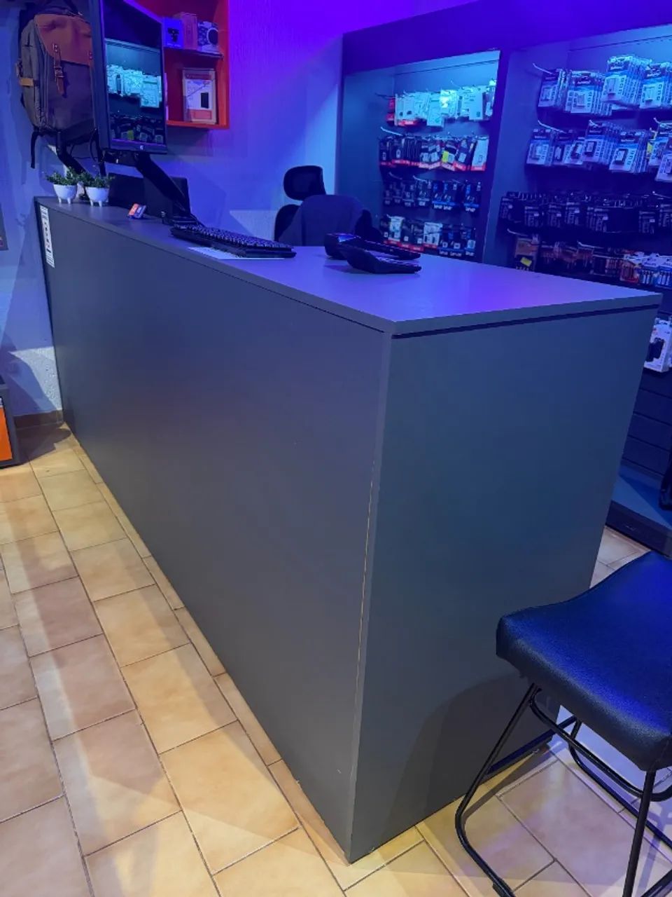Balcão de Venda com Caixa para Lojas na cor Grafite