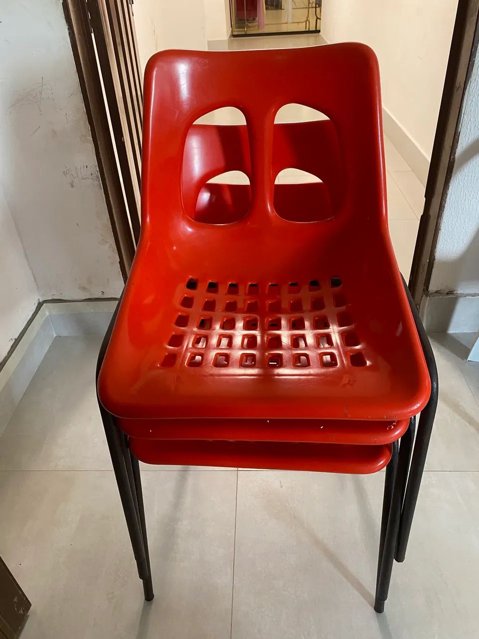 Cadeiras semi-novas - Foto 3