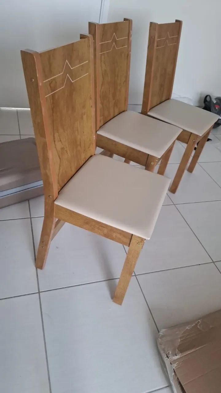 Mesa de jantar redonda com 4 cadeiras - Foto 4