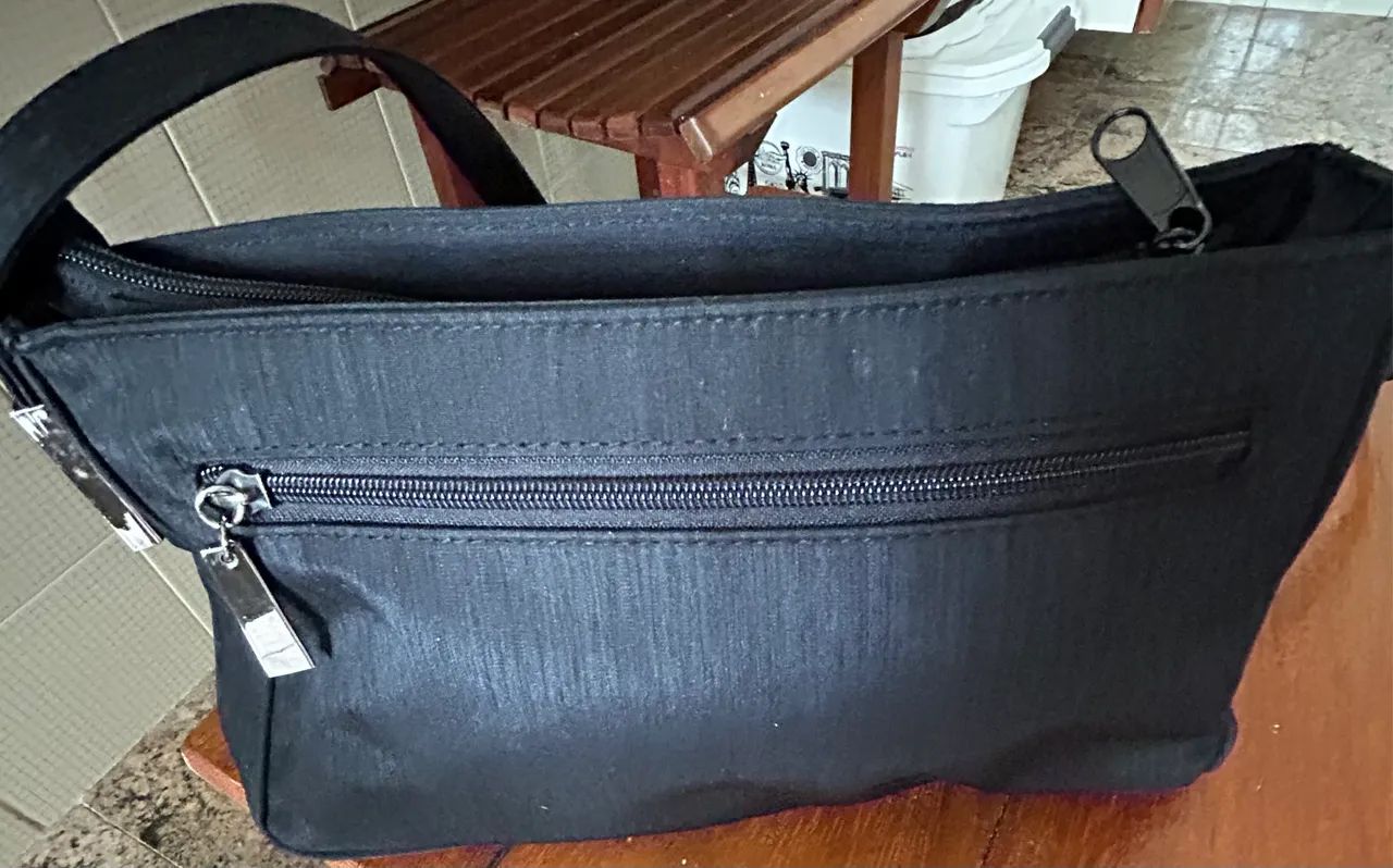 Bolsa preta em tecido - Foto 3