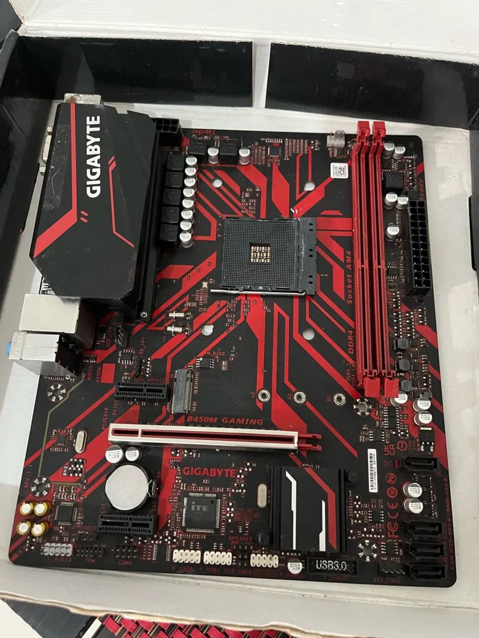 Placa mãe gigabyte B450M gaming - Foto 3
