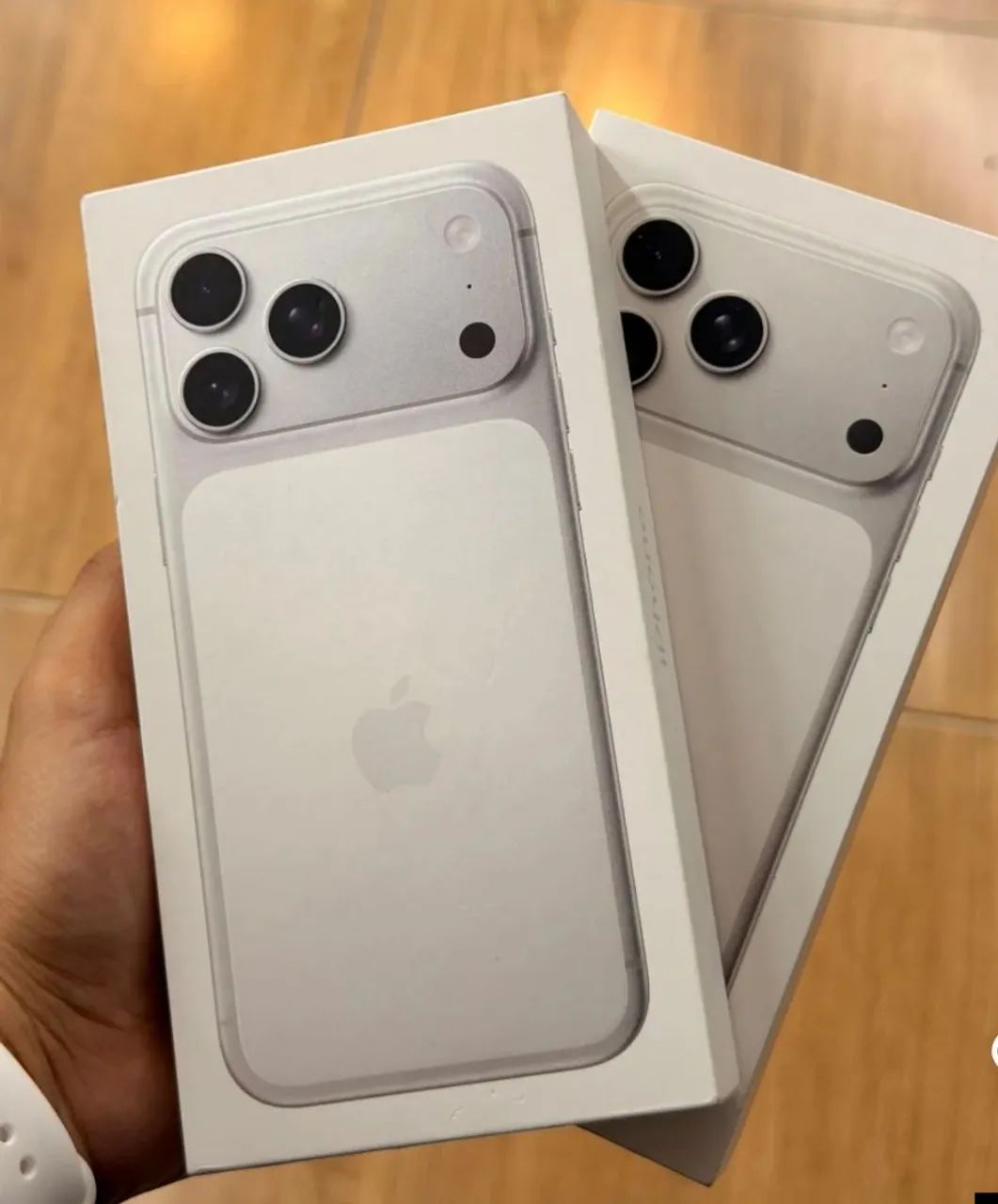 iPhone 17 PRO MAX 512GB | E-Sim -- \ prata  - 1 Ano de garantia e Nota Fiscal - 