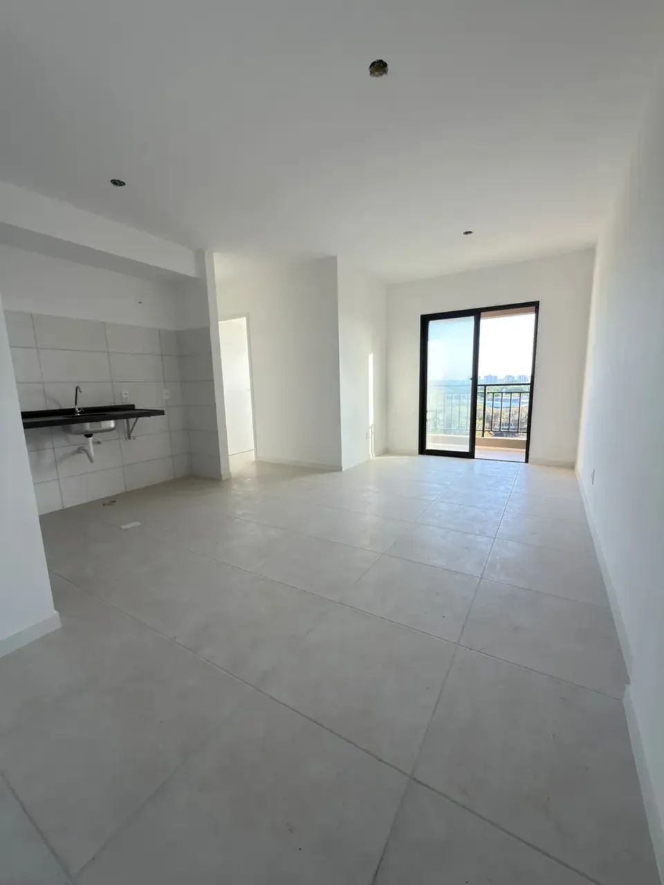 APARTAMENTO 3 QUARTOS COM SUITE E VARANDA À 2 quadras do LAGO JACAREY - Foto 2